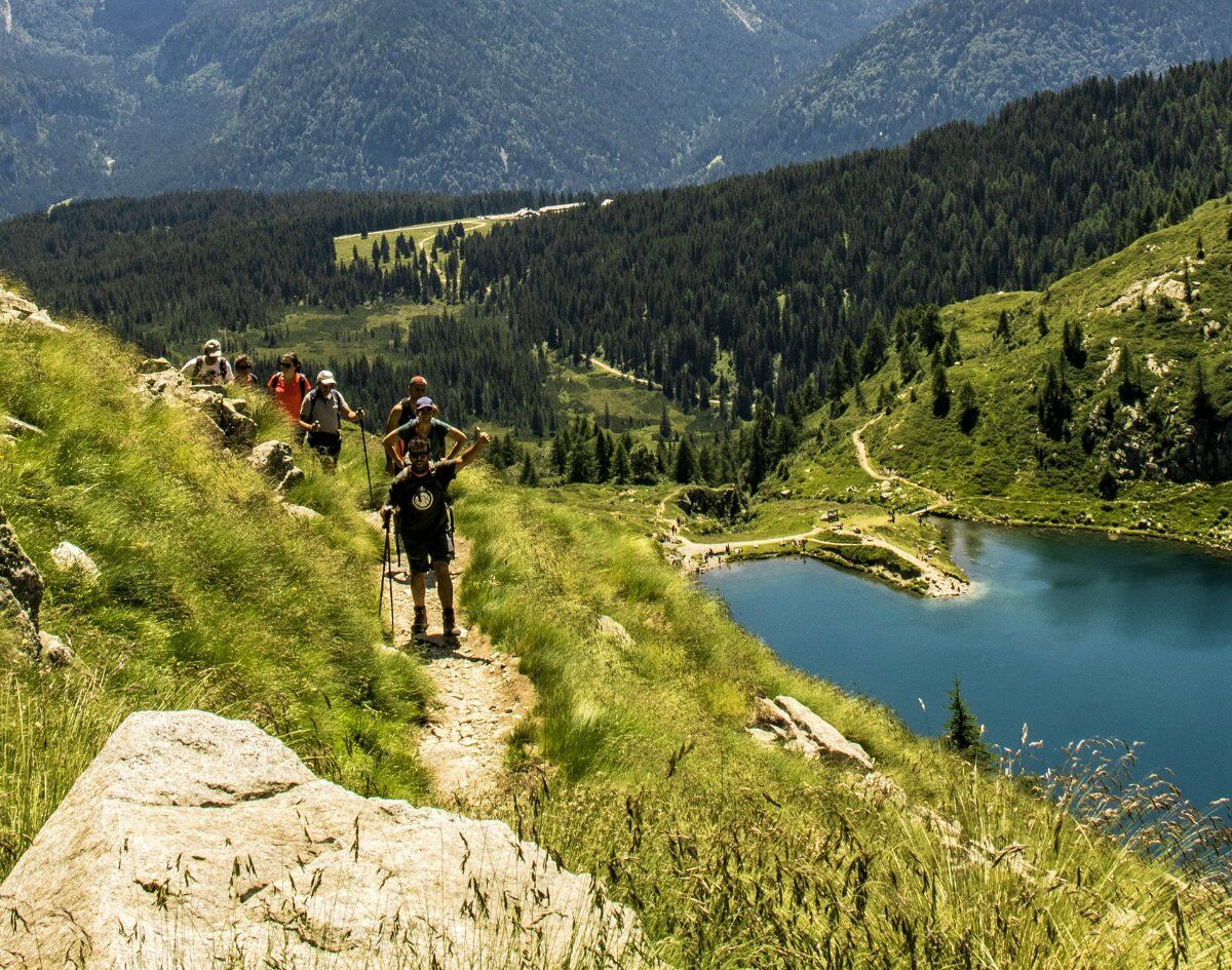 Trekking sull'Adamello: Il Giro dei 5 Laghi Trekking sull'Adamello: Il Giro dei 5 Laghi desktop picture