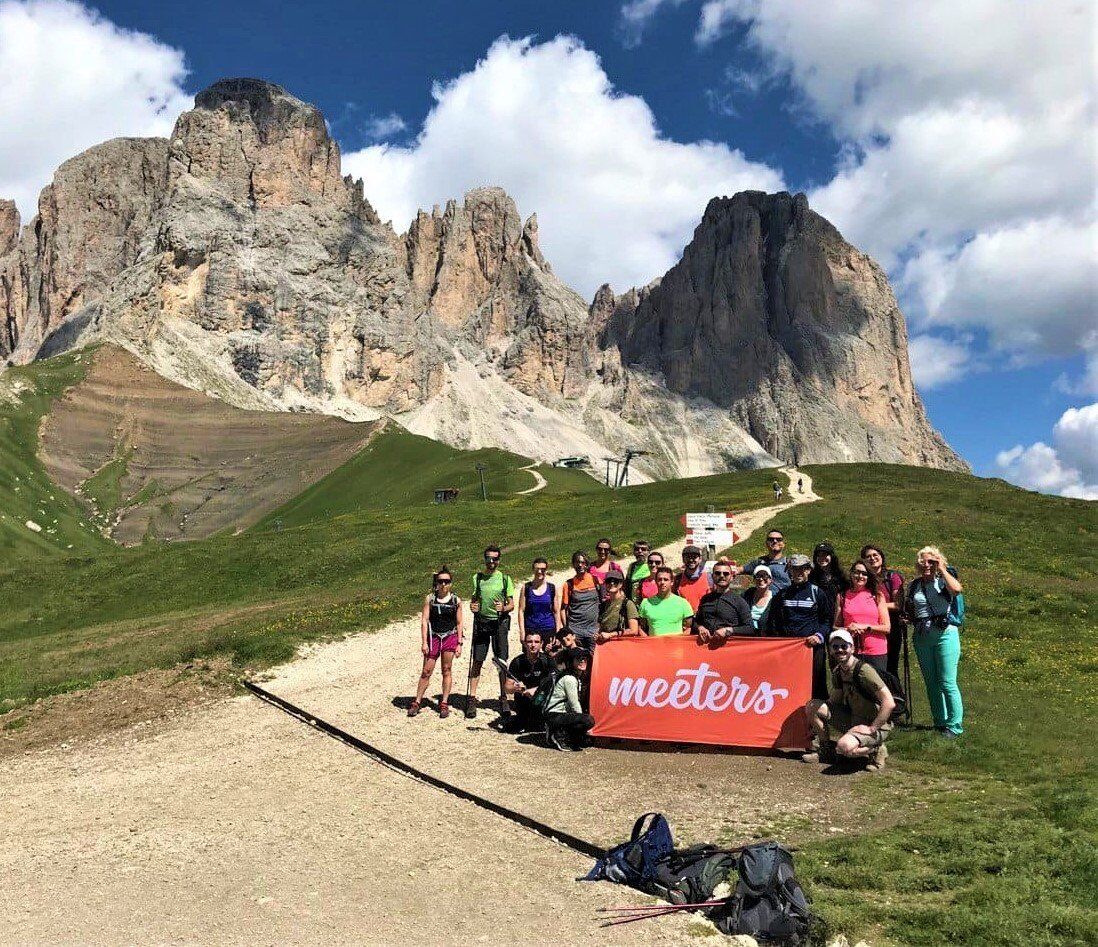Percorso ad Anello al Passo Sella: Il Sassolungo e il Sassopiatto Percorso ad Anello al Passo Sella: Il Sassolungo e il Sassopiatto desktop picture