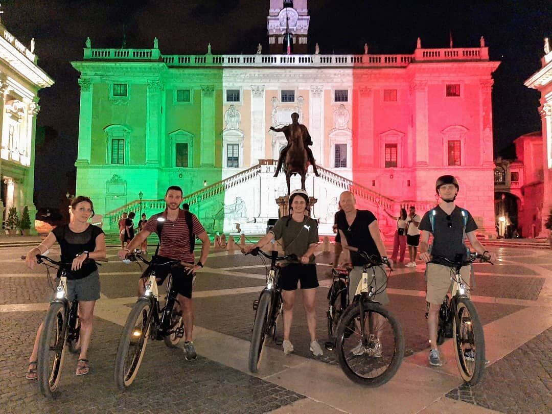 Notte di San Lorenzo: E-Bike Tour sotto le stelle di Roma (E-Bike Inclusa) desktop picture