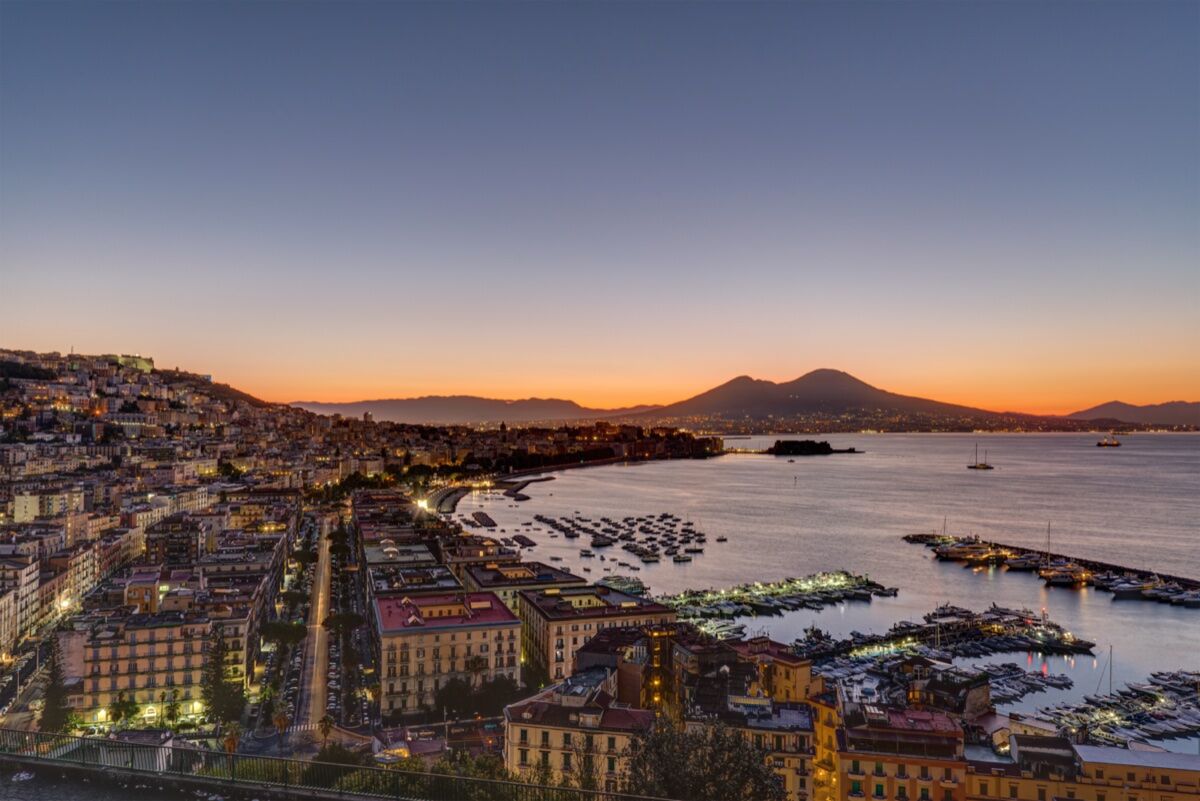 Festa dei Single: Pizzata a Napoli desktop picture