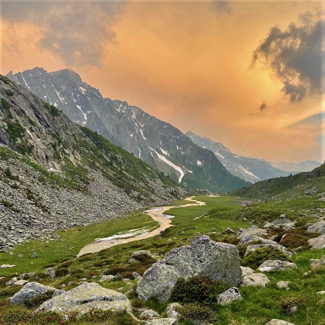 ⭐️Notte di San Lorenzo: Camminata tra Archeologia e Leggende della Valsaviore⭐️ ⭐️Notte di San Lorenzo: Camminata tra Archeologia e Leggende della Valsaviore⭐️ desktop picture