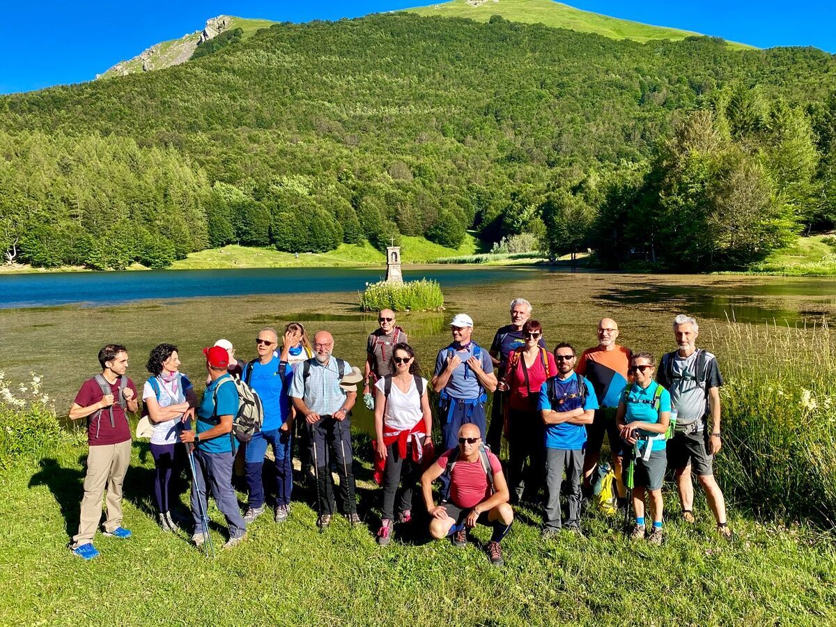 Trekking e Cena con Vista: Il Lago Calamone Trekking e Cena con Vista: Il Lago Calamone desktop picture