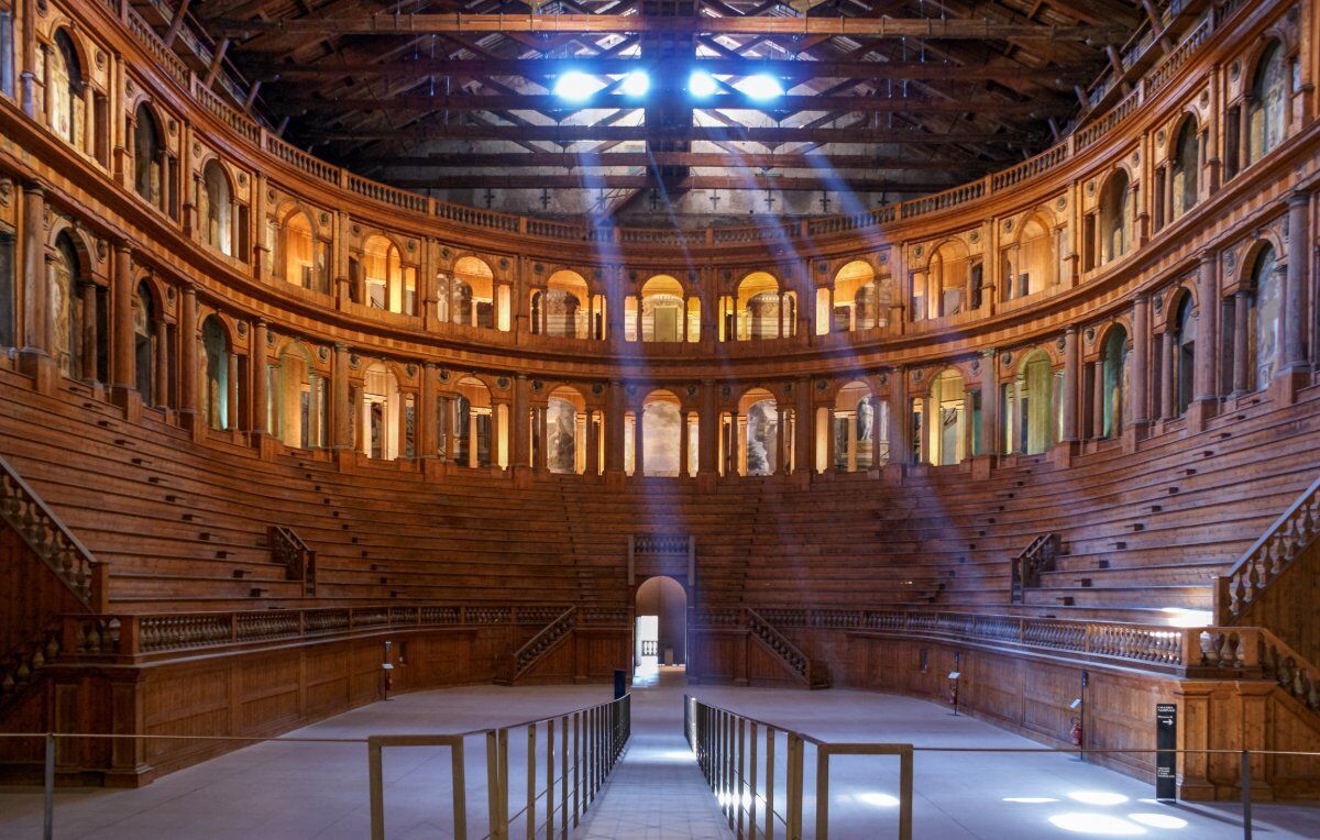 Tour Guidato a Parma: Il Palazzo della Pilotta desktop picture