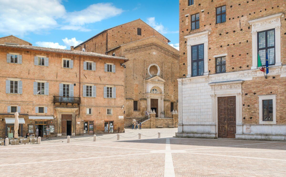 Trekking Urbano alla scoperta di Urbino desktop picture
