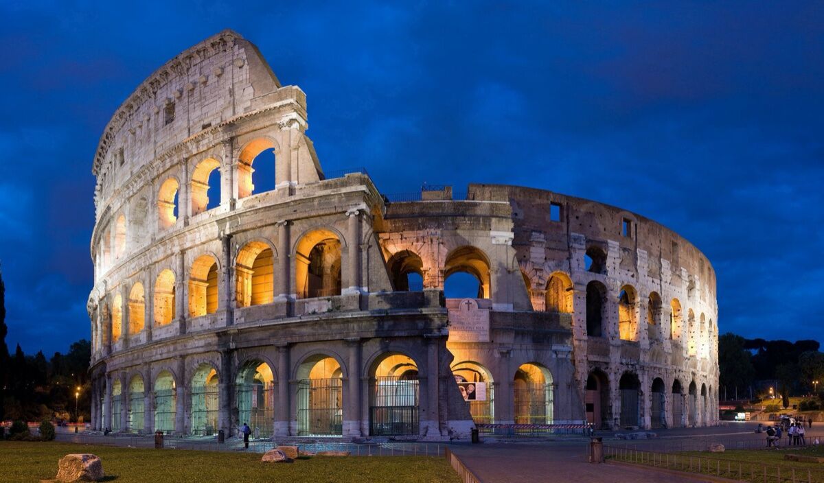 🐶Passeggiata Archeologica Serale con gli Amici a Quattro Zampe🐶 desktop picture