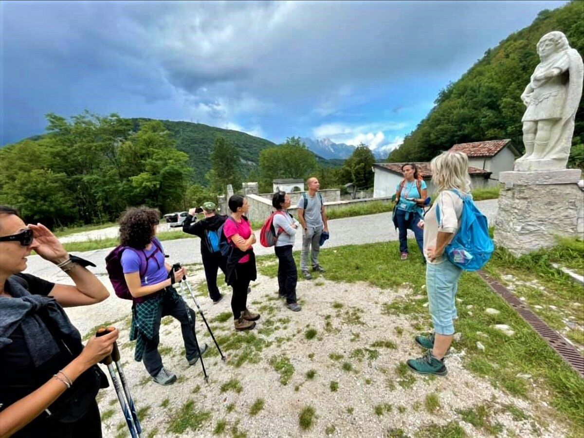 Il Monte Miesna: Camminata tra Spiritualità, Natura e Arte desktop picture