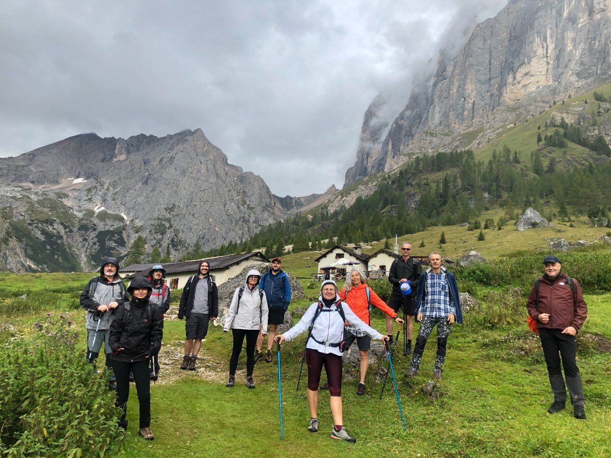 Trekking lungo i fiabeschi sentieri della Val Ombretta desktop picture