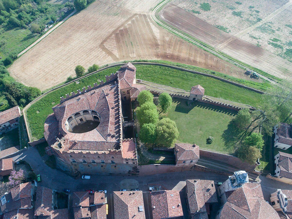 Golosaria: Passeggiata tra i Sapori, l'Arte e i Castelli del Monferrato desktop picture