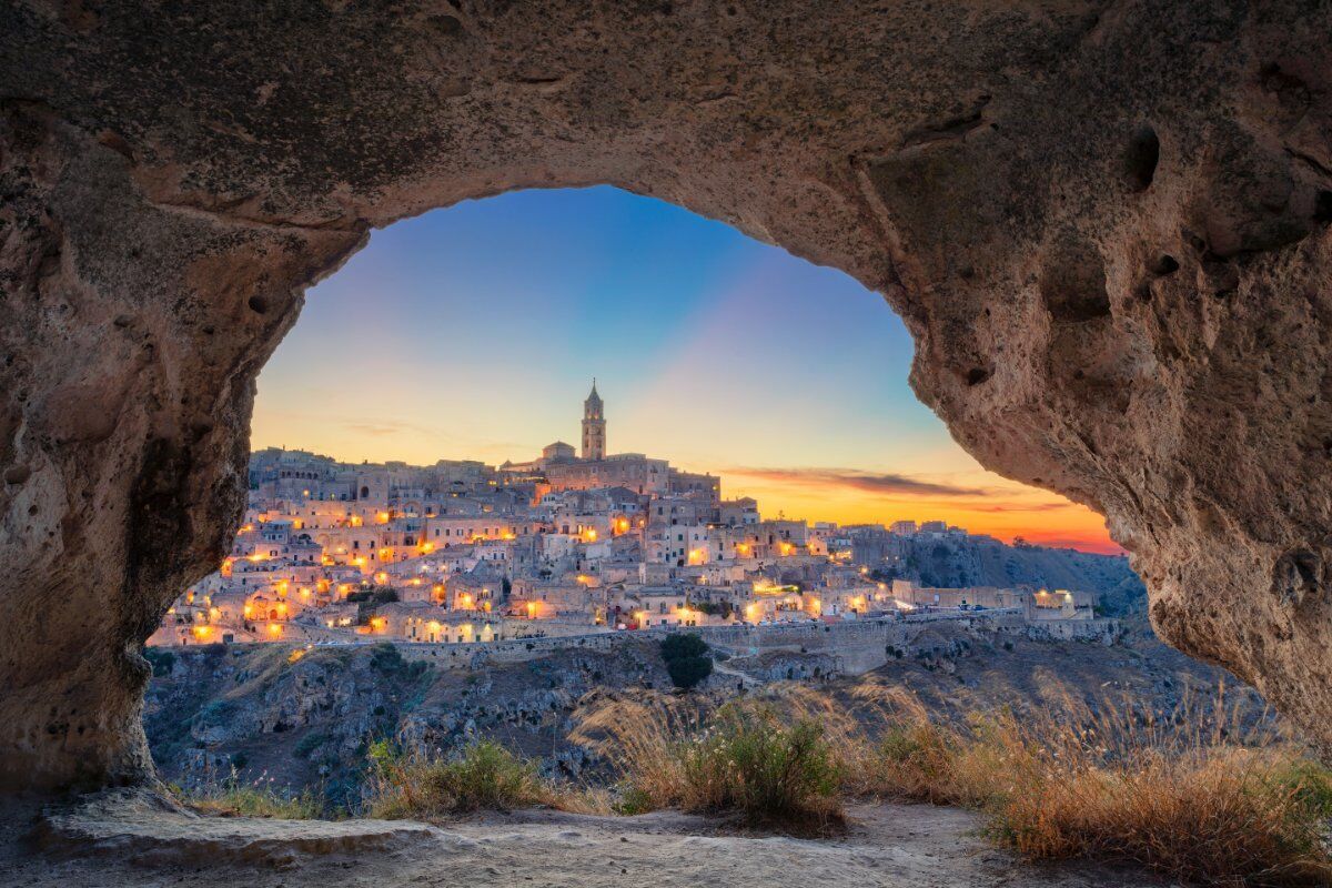 🎃Halloween in Puglia: Tra le Magie di Ostuni, Alberobello e Matera🎃 desktop picture