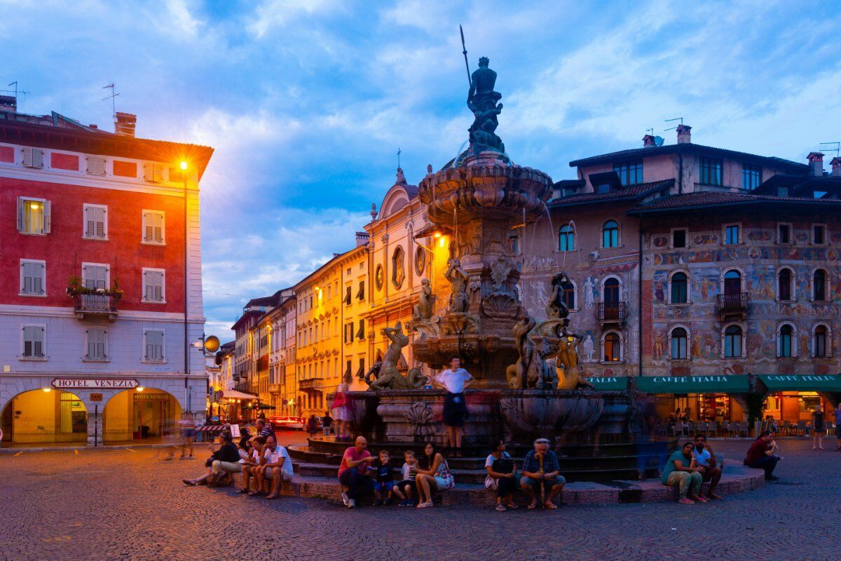 Aperitivo nel cuore di Trento desktop picture