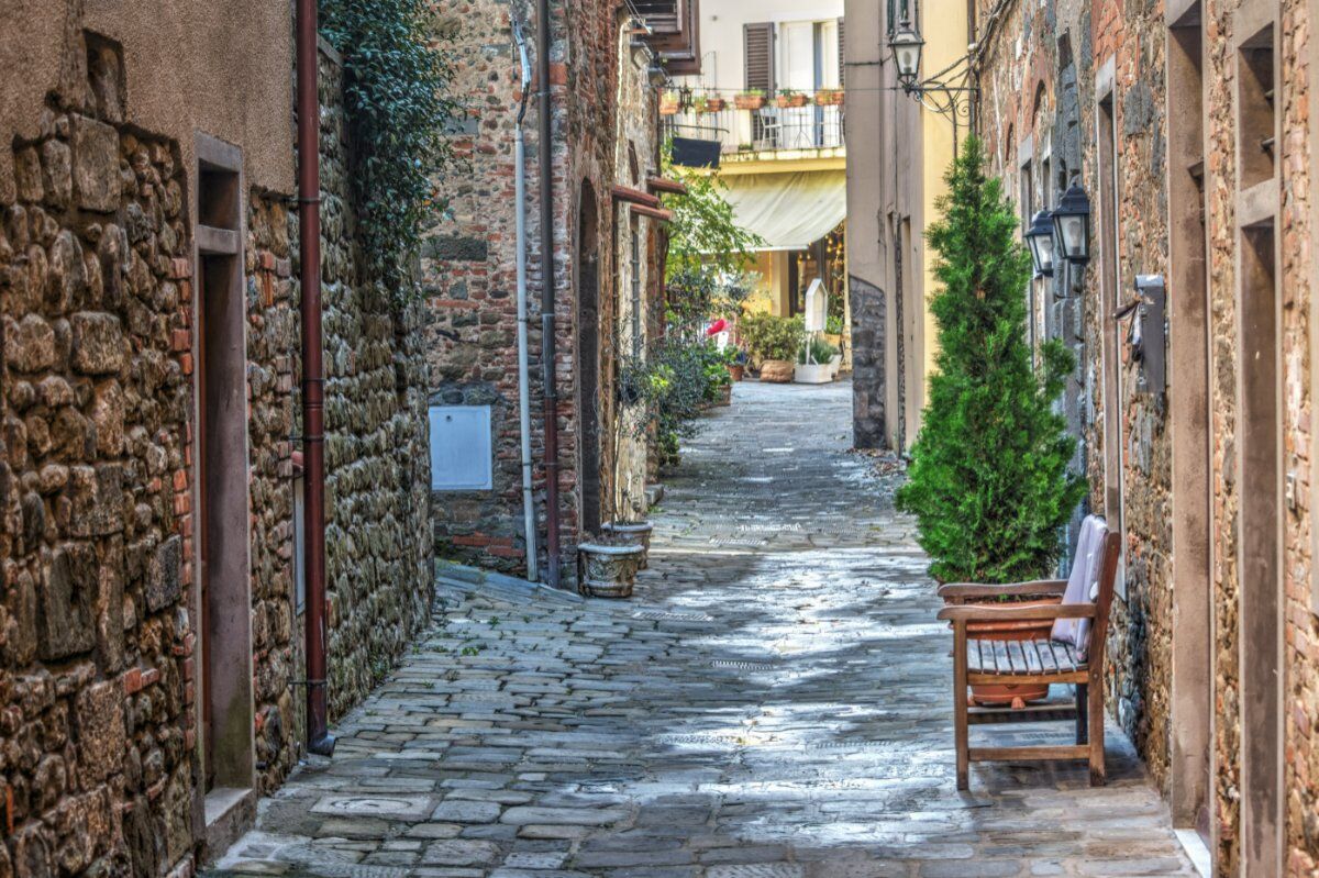 Tramonto a Montecatini Alto: Passeggiata e Pizza nel Borgo Medievale desktop picture