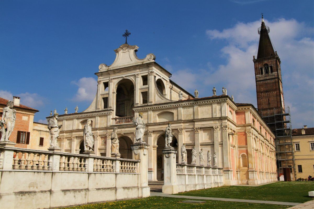 I Tesori di Mantova: Visita dell’Abbazia di San Benedetto Po desktop picture