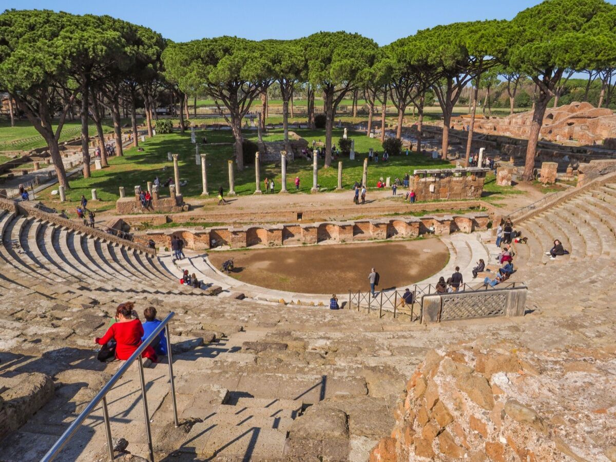 Tour di Ostia Antica: Il Porto della Capitale dell'Impero desktop picture