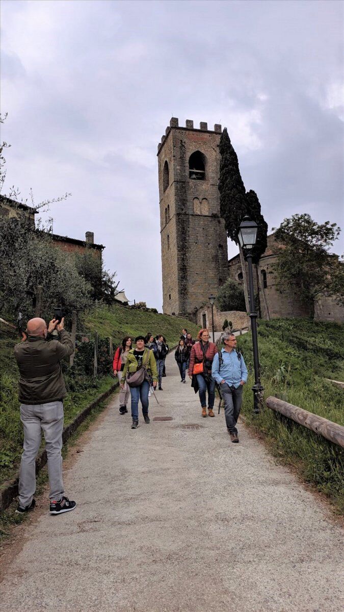 Passeggiata al tramonto a Buggiano Castello con Pizzata finale Passeggiata al tramonto a Buggiano Castello con Pizzata finale desktop picture