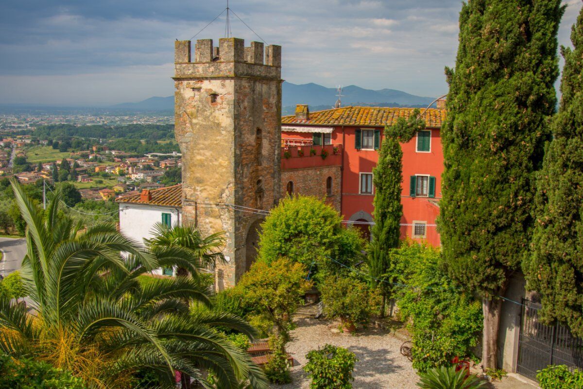 Passeggiata al tramonto a Buggiano Castello con Pizzata finale | Meeters