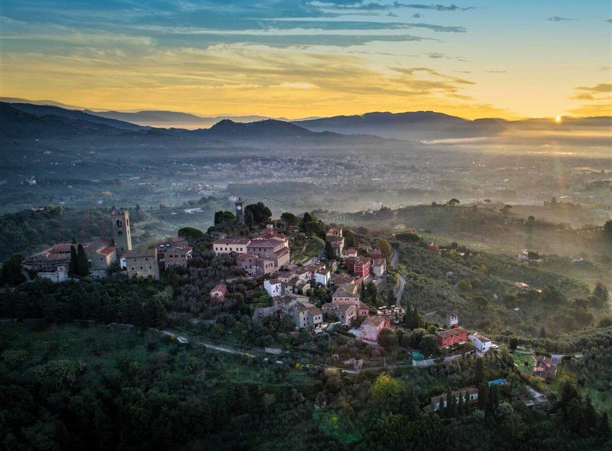 Passeggiata al tramonto a Buggiano Castello con Pizzata finale desktop picture