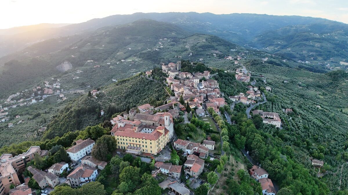 Cammino di Dante in Valdinievole e Tramonto al Castello di Montecatini Cammino di Dante in Valdinievole e Tramonto al Castello di Montecatini desktop picture