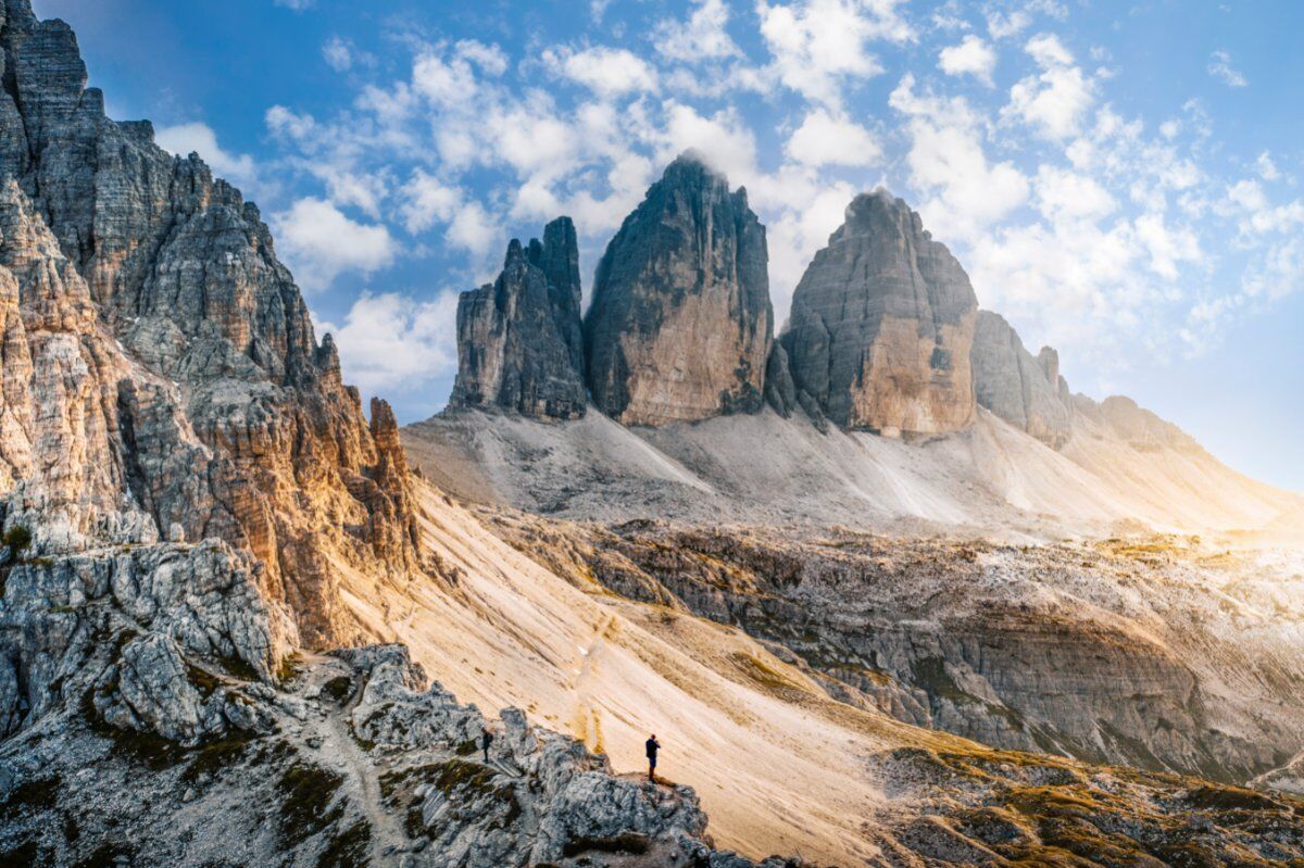 Trekking alle Tre Cime di Lavaredo: Il Simbolo delle Dolomiti Trekking alle Tre Cime di Lavaredo: Il Simbolo delle Dolomiti desktop picture