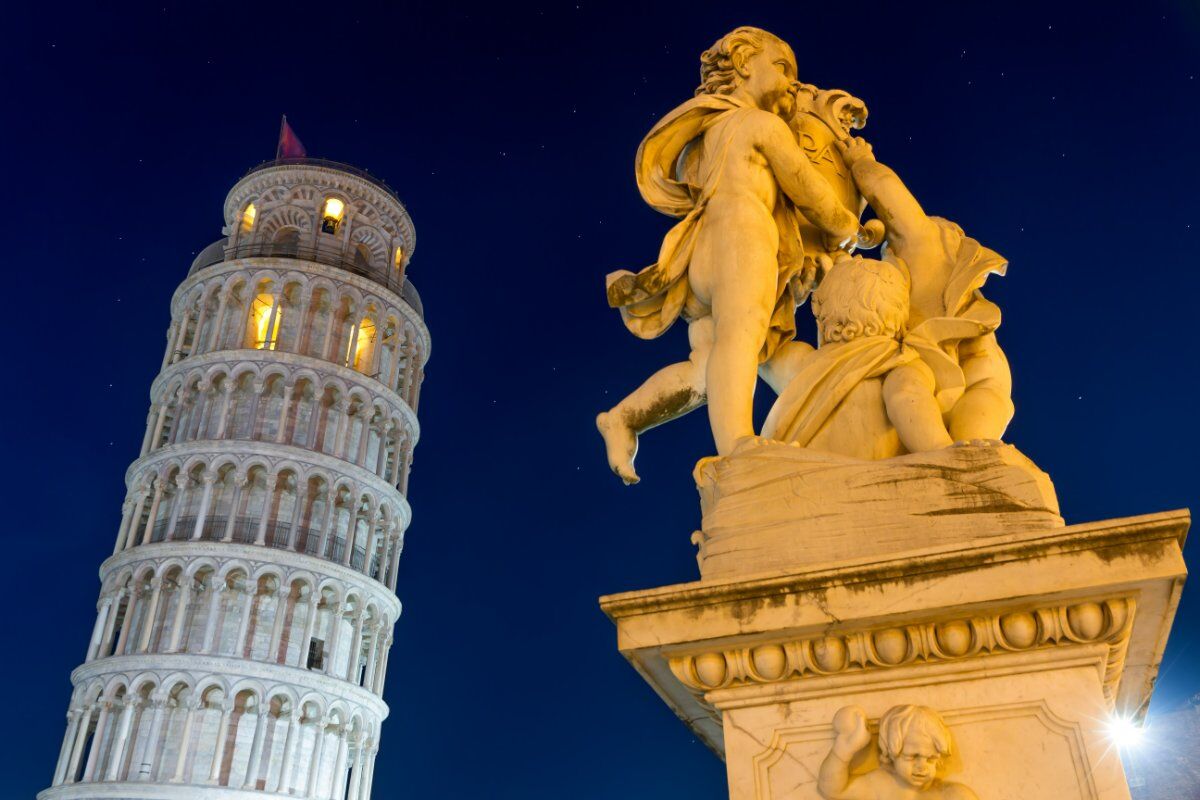 🎃Halloween a Pisa: I Misteri di Piazza dei Miracoli🎃 desktop picture