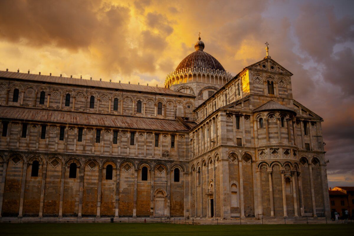 🎃Halloween a Pisa: I Misteri di Piazza dei Miracoli🎃 🎃Halloween a Pisa: I Misteri di Piazza dei Miracoli🎃 desktop picture
