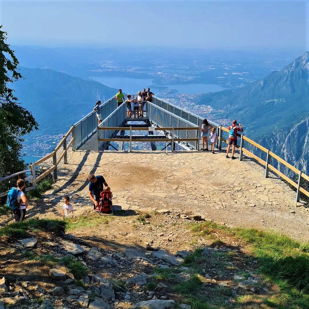 La Passerella dei Piani Resinelli: camminata tra incanto e adrenalina desktop picture