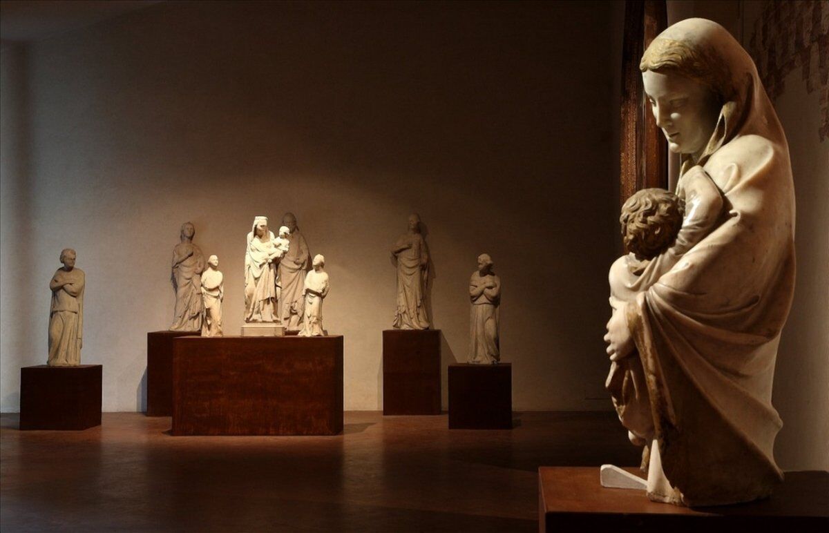 Dal Medioevo al Rinascimento: Visita Guidata al Museo di San Matteo desktop picture