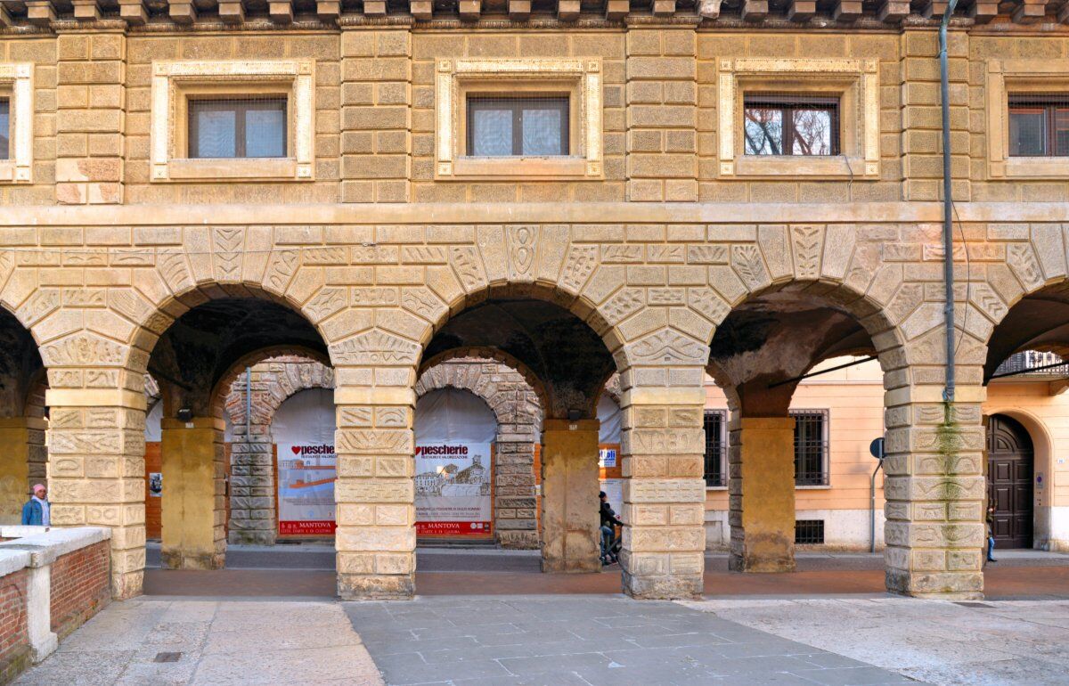 Tra fiumi, laghi e ponti: Tour panoramico a Mantova, Città d'Acqua Tra fiumi, laghi e ponti: Tour panoramico a Mantova, Città d'Acqua desktop picture