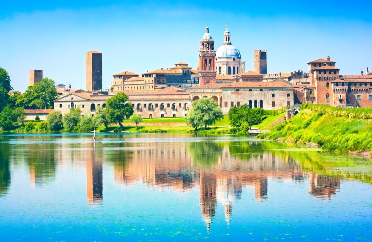 Tra fiumi, laghi e ponti: Tour panoramico a Mantova, Città d'Acqua desktop picture
