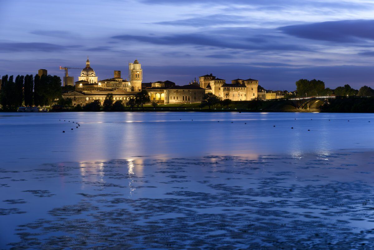 Halloween Tour a Mantova: Fantasmi e Misfatti nel Territorio Padano Halloween Tour a Mantova: Fantasmi e Misfatti nel Territorio Padano desktop picture