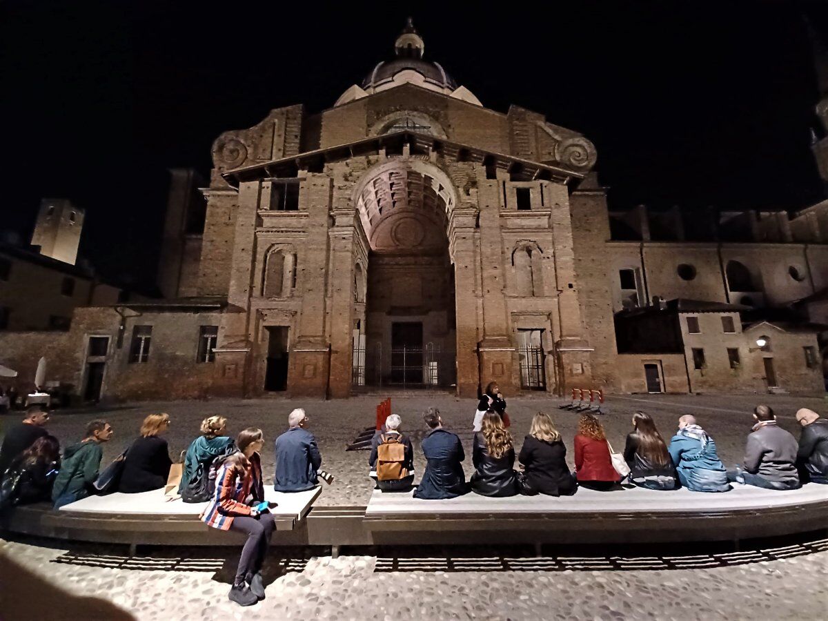 Halloween Tour a Mantova: Fantasmi e Misfatti nel Territorio Padano desktop picture