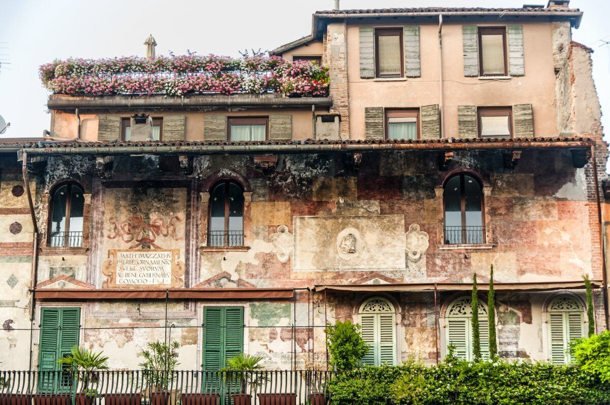 Tour Guidato tra gli Affreschi di Verona Tour Guidato tra gli Affreschi di Verona desktop picture