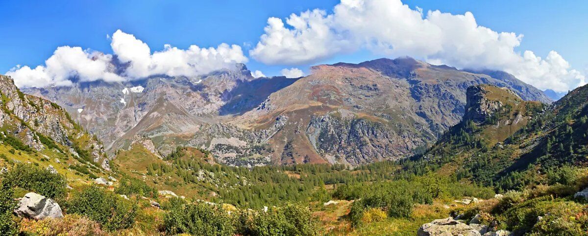 Da Mezzenile all'Alpe Belvedere: Panoramica sulle Valli di Lanzo desktop picture