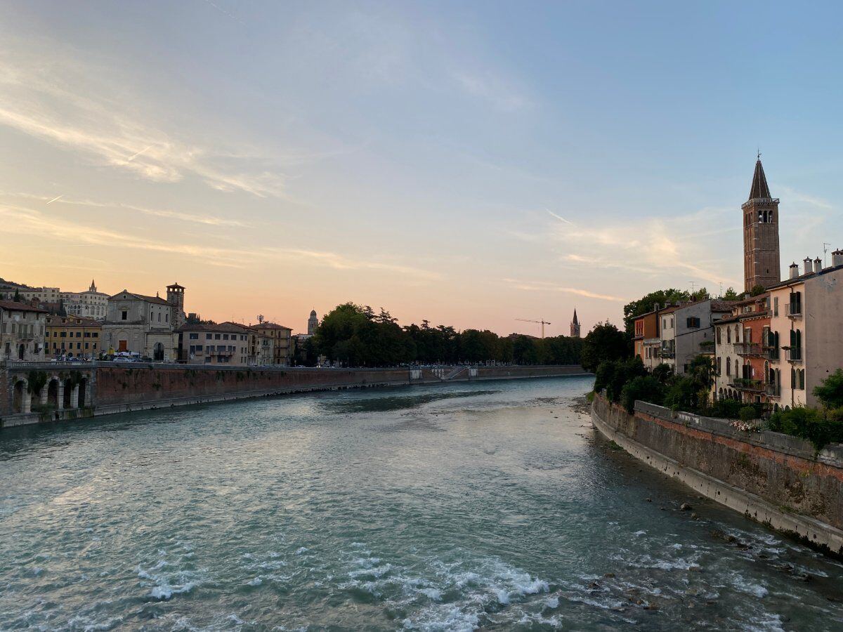 Uscita di Gruppo tra i Crimini e i Delitti di Verona Uscita di Gruppo tra i Crimini e i Delitti di Verona desktop picture