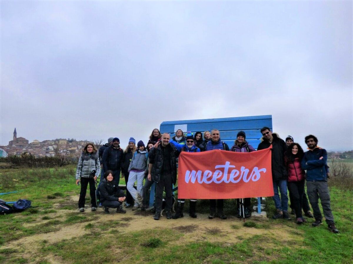 Big Bench Azzurra: Dolce Camminata tra i Colli del Monferrato Big Bench Azzurra: Dolce Camminata tra i Colli del Monferrato desktop picture