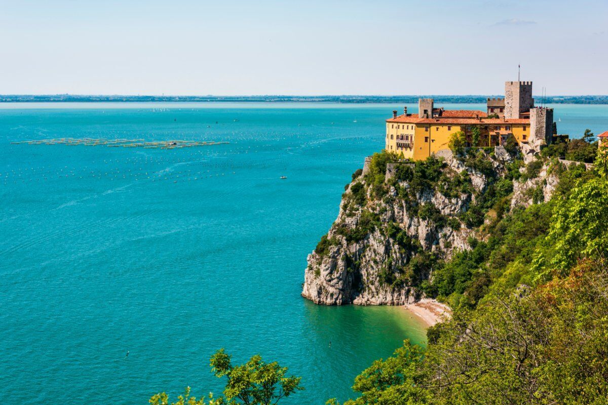 Il Sentiero Rilke e il Castello di Duino Il Sentiero Rilke e il Castello di Duino desktop picture