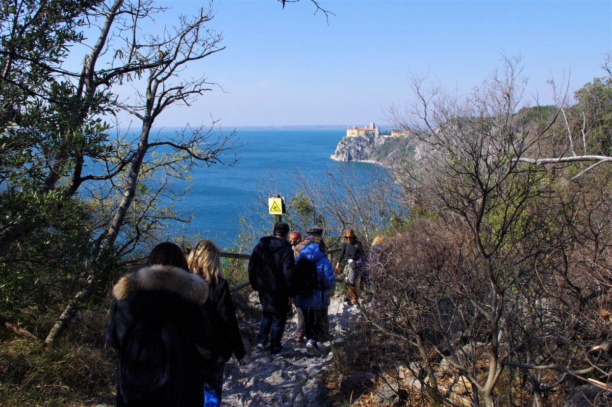 Il Sentiero Rilke e il Castello di Duino Il Sentiero Rilke e il Castello di Duino desktop picture