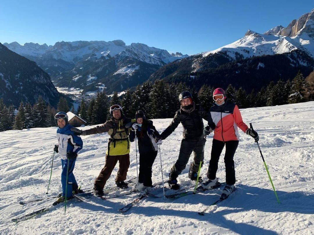 Epifania sugli sci tra le Dolomiti Epifania sugli sci tra le Dolomiti desktop picture
