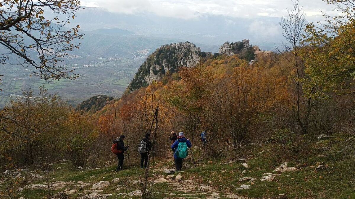 Camminata natalizia al Santuario della Mentorella sui Monti Prenestini desktop picture