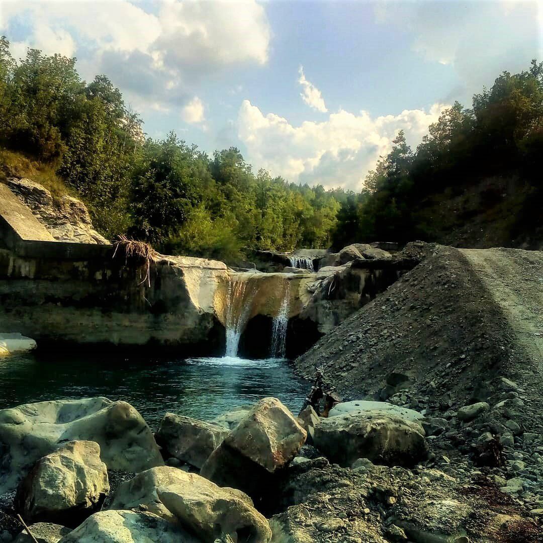 Le Pietre del Diavolo: Trekking sui Colli Modenesi Le Pietre del Diavolo: Trekking sui Colli Modenesi desktop picture
