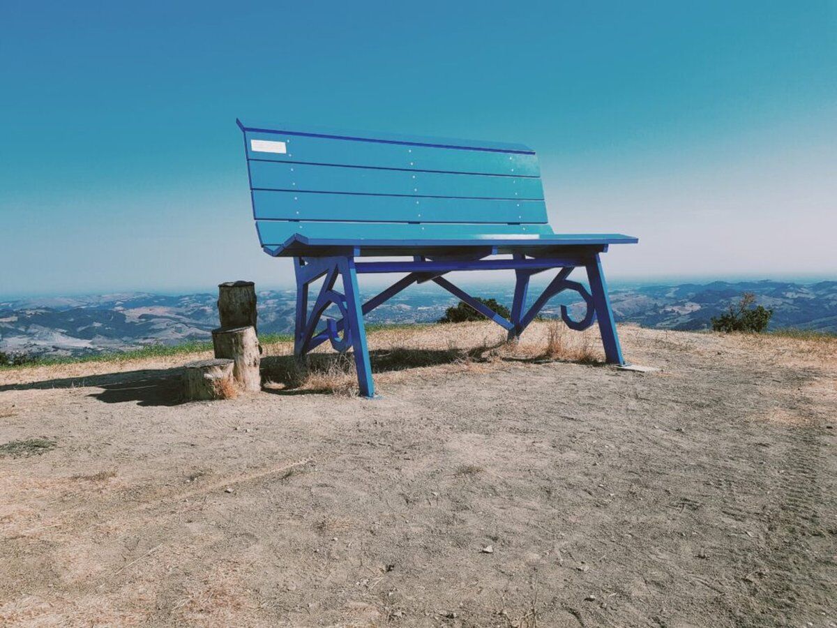 La Big Bench Blu: Escursione panoramica a Prignano sulla Secchia La Big Bench Blu: Escursione panoramica a Prignano sulla Secchia desktop picture