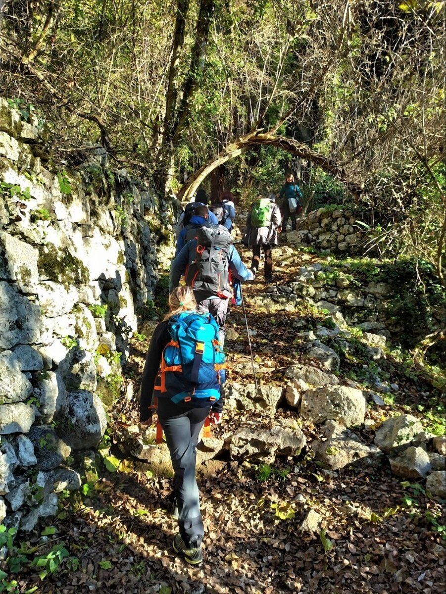 Escursione tra i tesori di Tenno: il Parco della Grotta Cascata del Varone desktop picture