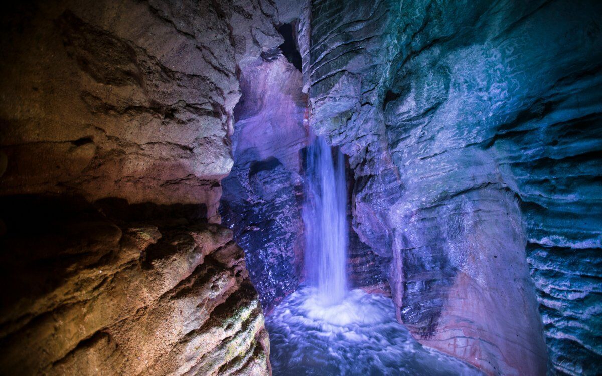 Escursione tra i tesori di Tenno: il Parco della Grotta Cascata del Varone desktop picture
