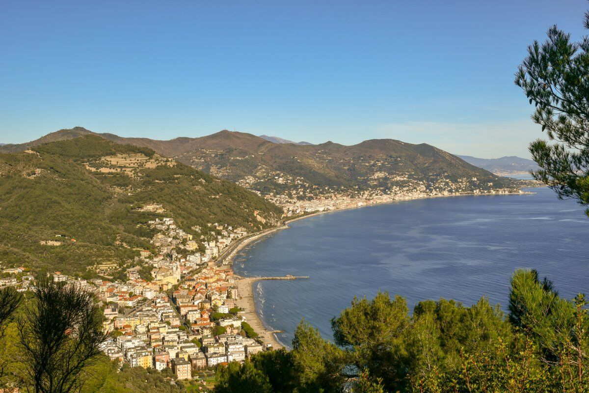 Escursione sulla Via Romana: Da Albenga ad Alassio Escursione sulla Via Romana: Da Albenga ad Alassio desktop picture