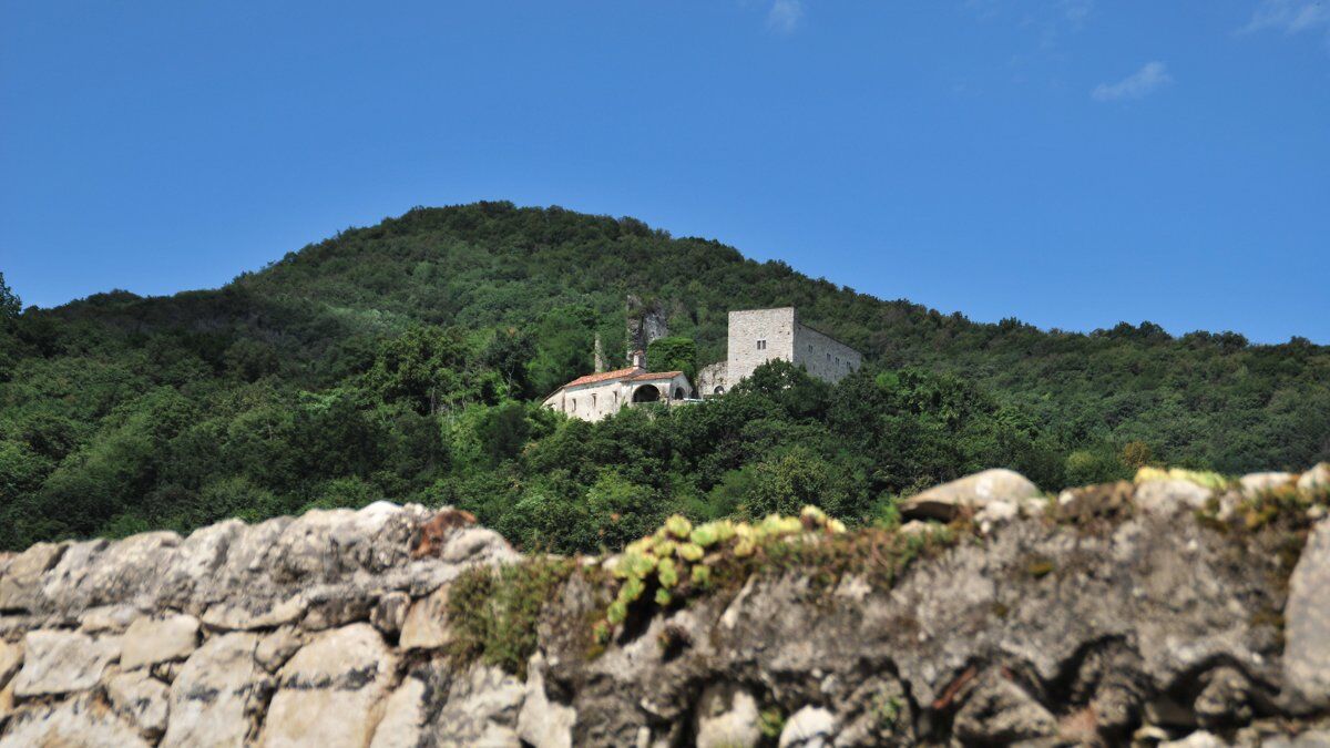 Trekking tra i Castelli di Faedis con Degustazione in Cantina desktop picture