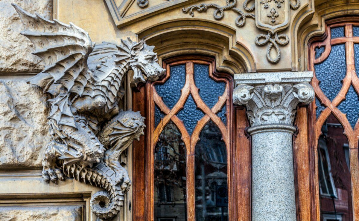 Torino Liberty: Passeggiata Culturale tra Fiori e Belve desktop picture