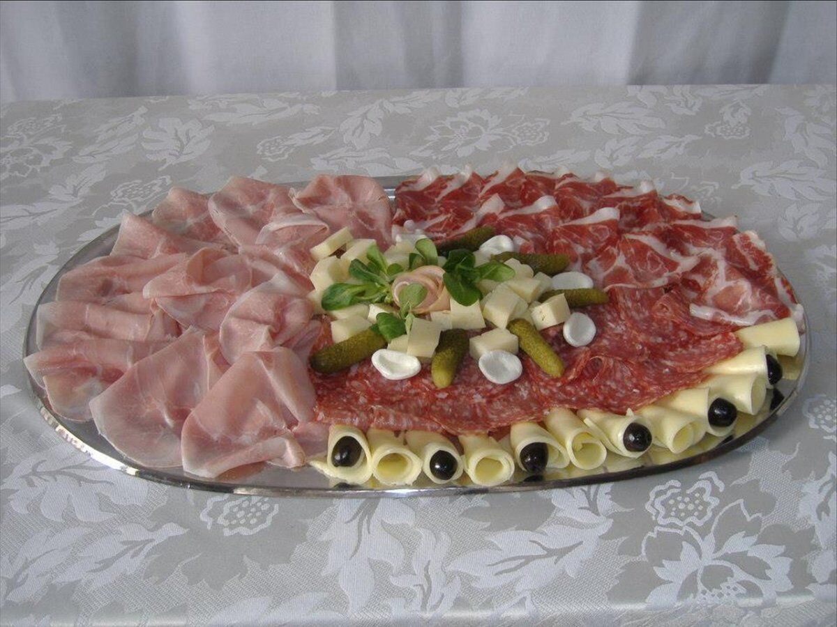 Cenone di Capodanno a Varese tra Musica, Balli e Karaoke Cenone di Capodanno a Varese tra Musica, Balli e Karaoke desktop picture