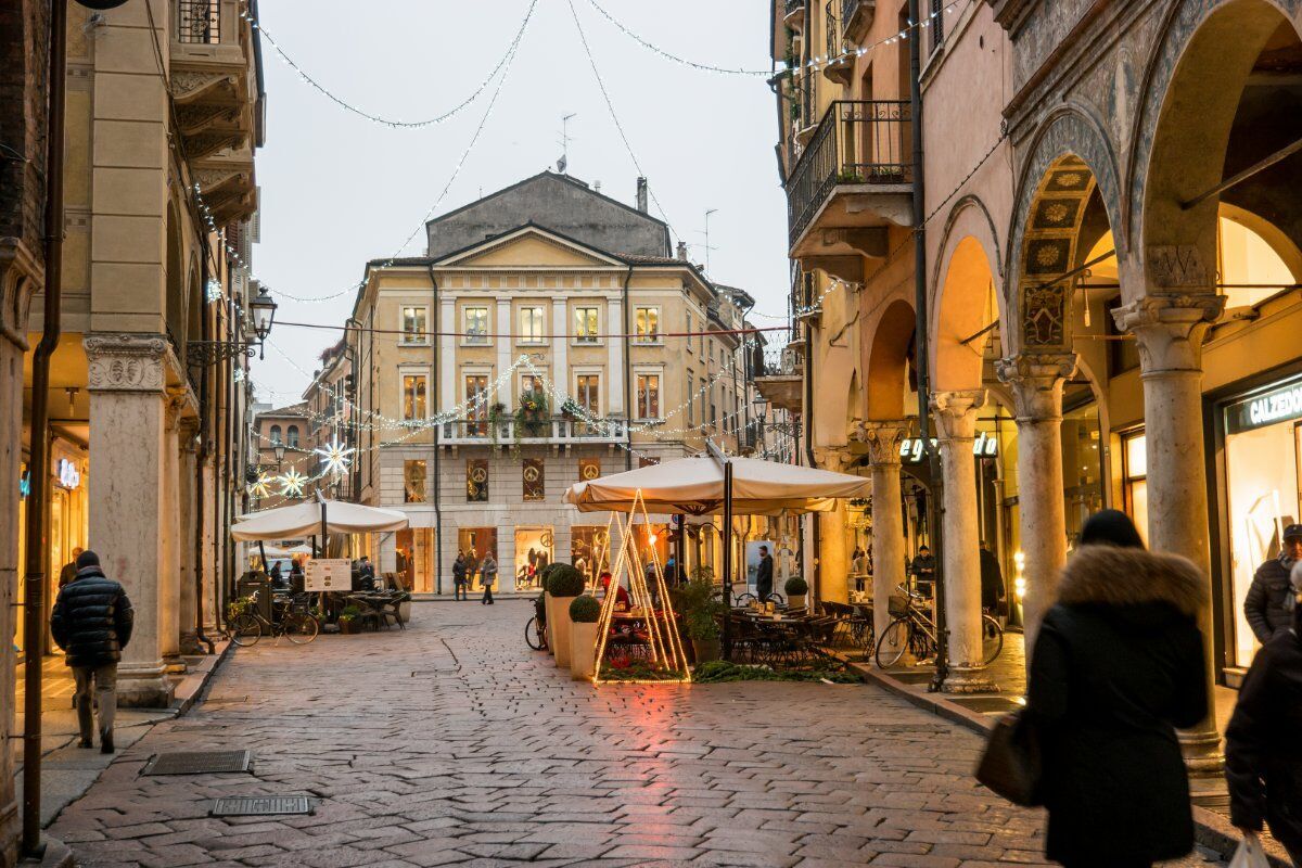 Mantova e il “Percorso del Principe”: tra Arte ed Assaggi Natalizi desktop picture