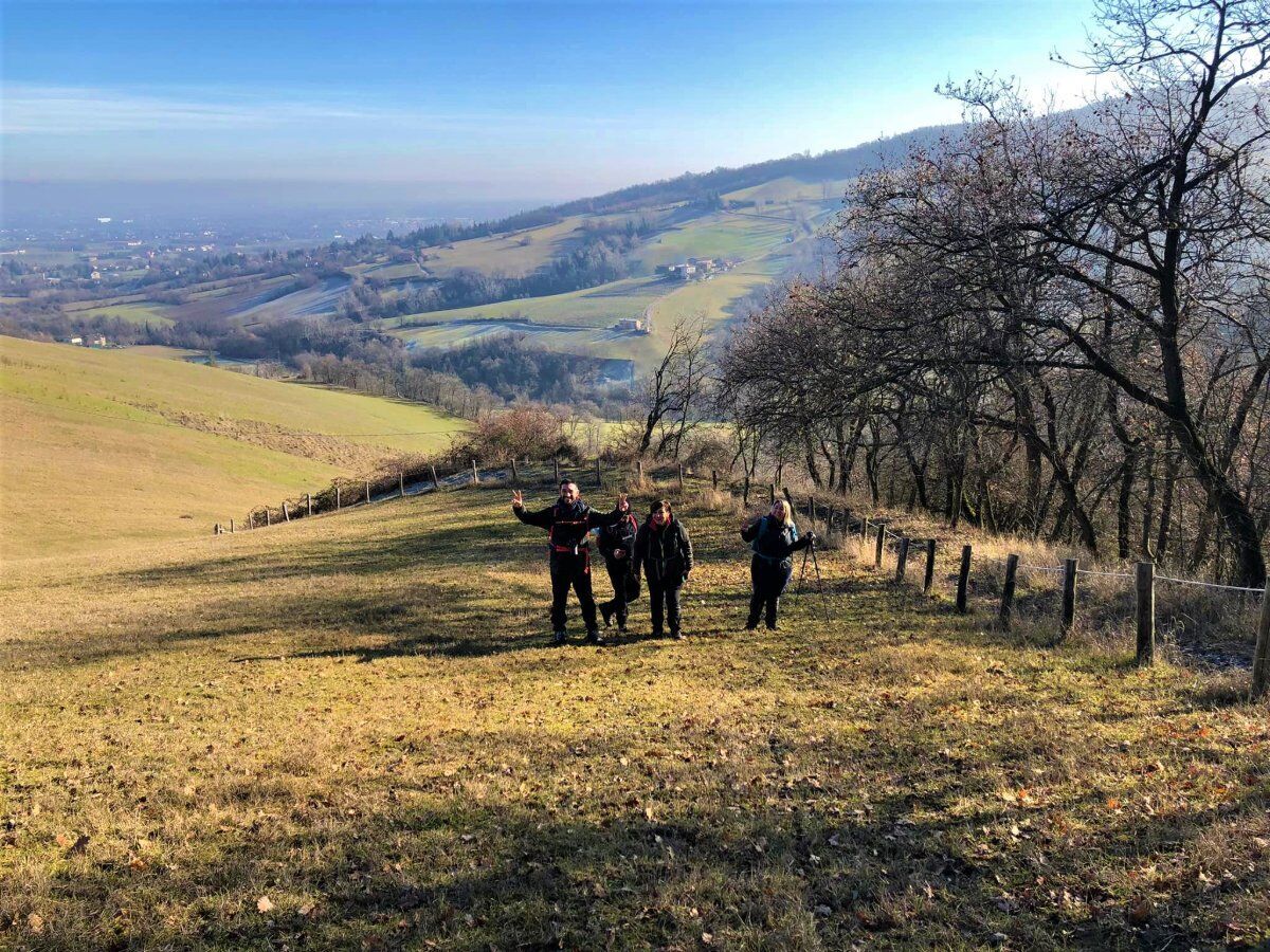 Il Borgo di Borzano: Emozionante Trekking nei Colli Reggiani Il Borgo di Borzano: Emozionante Trekking nei Colli Reggiani desktop picture