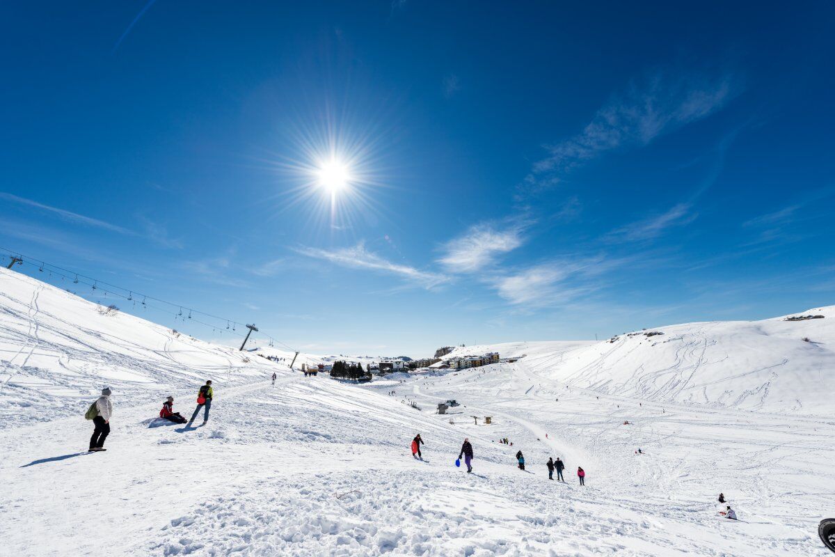 Ciaspolata in Lessinia: Un'Avventura tra Panorami Mozzafiato Ciaspolata in Lessinia: Un'Avventura tra Panorami Mozzafiato desktop picture