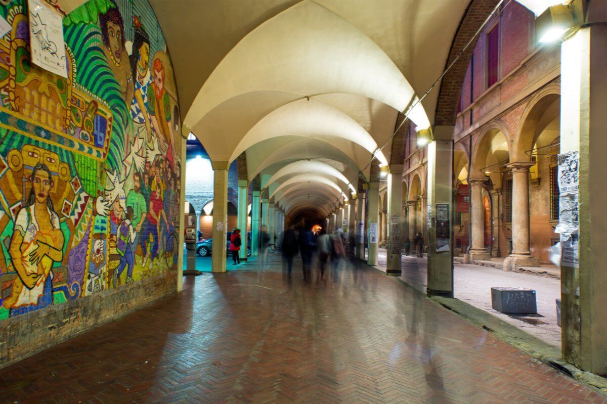 La Street Art di Bologna: Tour Guidato del Quartiere Porto desktop picture